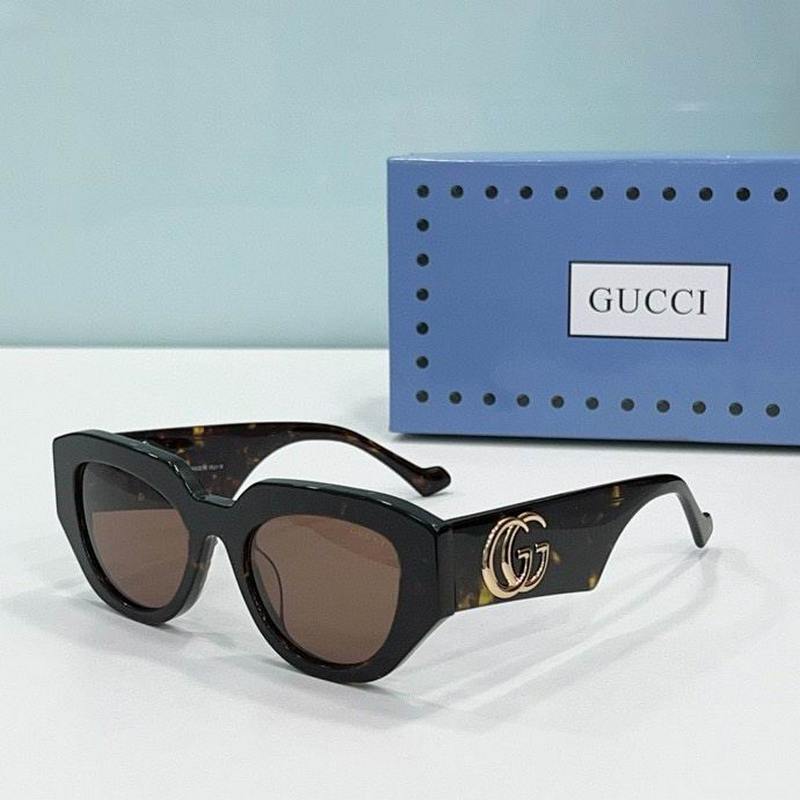 Gucci Sunglasses 810